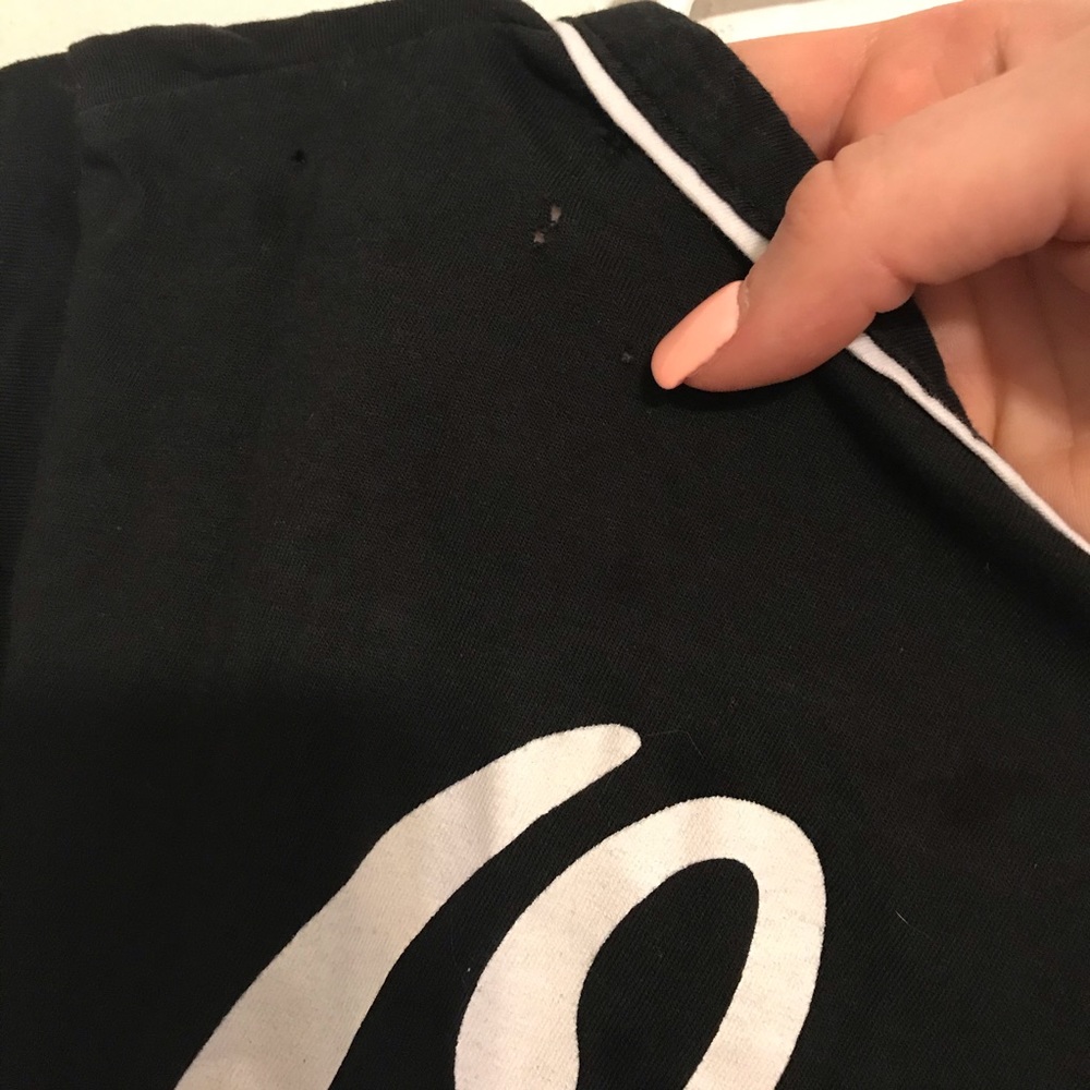 💥3/$10💥Queen Tee - Picture 4 of 4